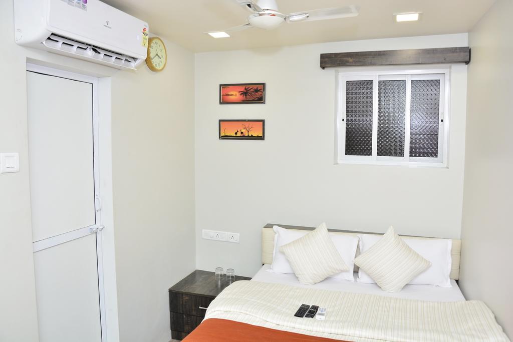 Premier Inn Mumbai Exterior photo